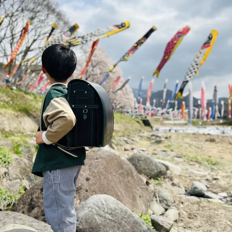 遠い通学路、軽さで選んで正解でした