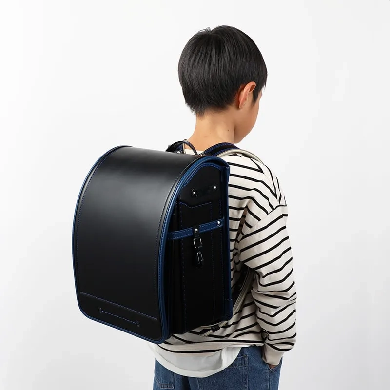 背負ったときの黒×青ラインの見え方