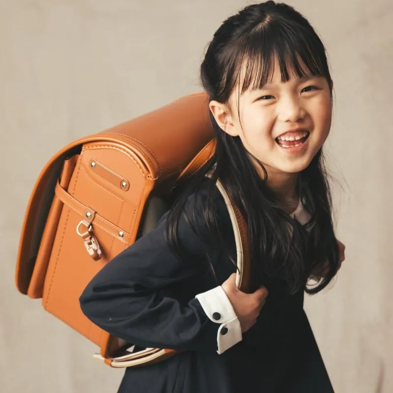 牛革でも重さを気にせず、楽しく背負えています