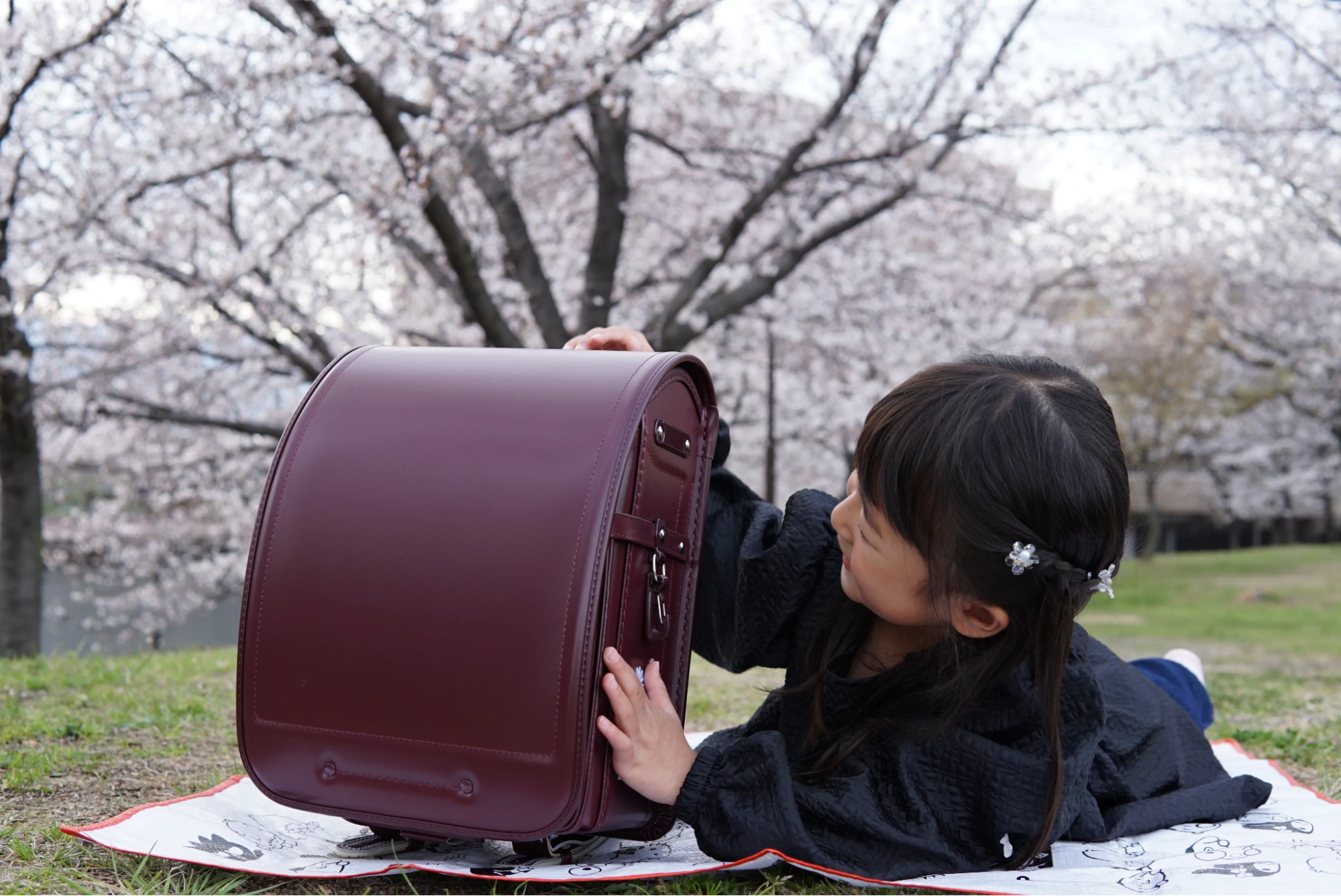 牛革の重さが心配でしたが、毎朝サッと背負って登校しています