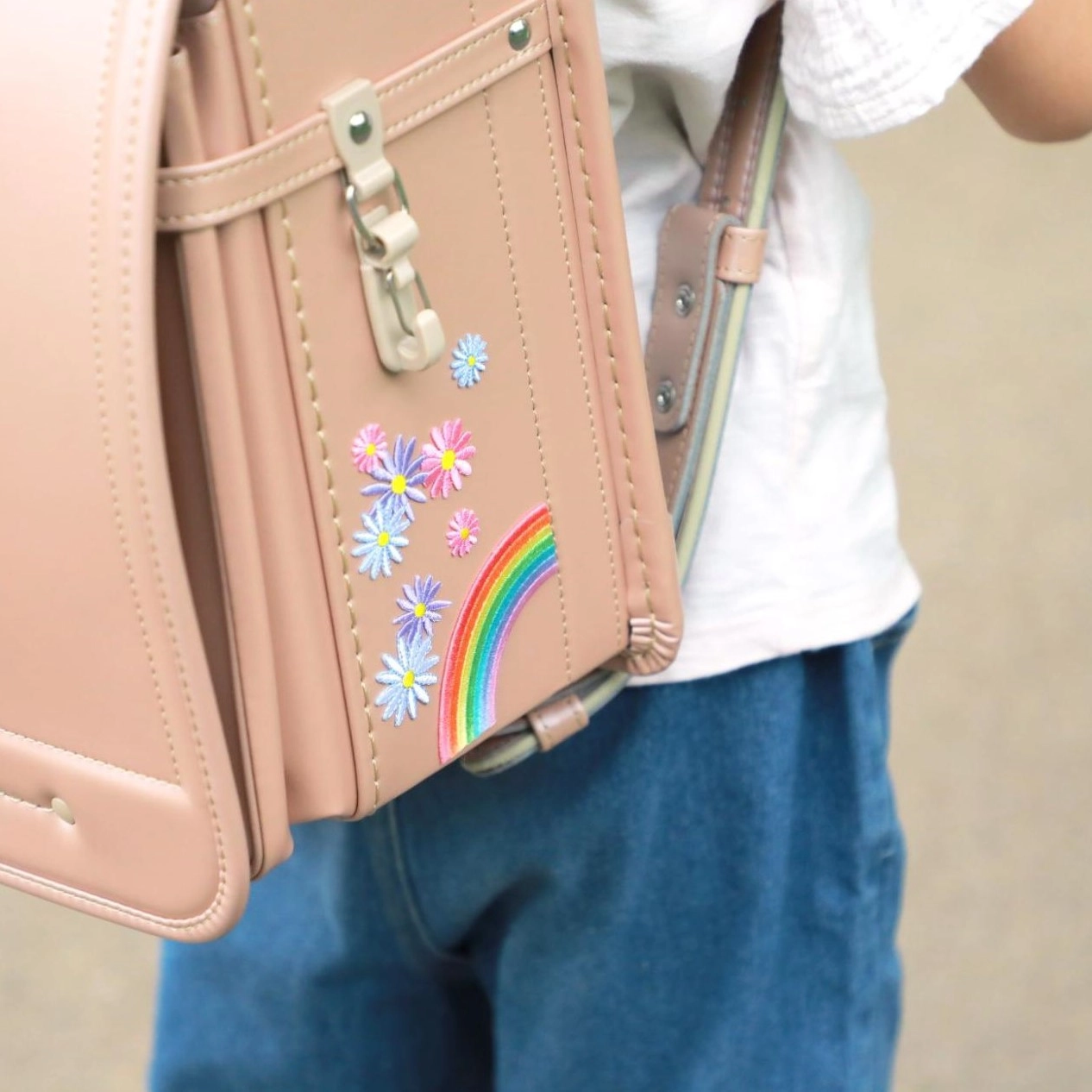 ランドセルの刺繍シールとは？はがせる刺繍の魅力と池田屋の人気商品