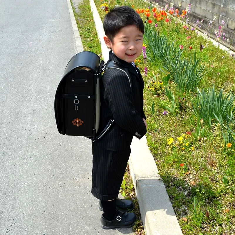 「気持ちいいから触って」と誇らしげです