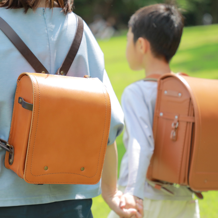 大人が楽しむ『小さな革のランドセル クラシカ』｜読みもの｜子ども